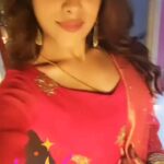 Naira Shah Instagram - Diwali was special this year!! Making us feel new and energised again!!😇🙏❤️ #diwali#2021#nairashah#celebrations