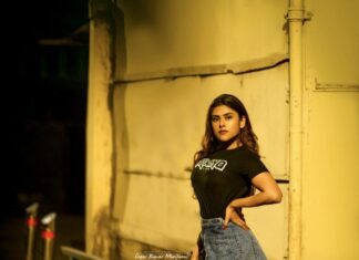 Naira Shah Instagram - Every Next Level Of Your life Will demand a Different You!..❄️ #nairashah#dreamy#vintage#2020 Pic credits- @sagarkumarmunjwani 😎