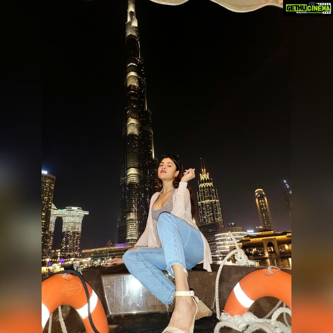 Naira Shah Instagram - Jee karda dilaadu tujhe Bhurj Khalifa! πππ (my fav turkish kunafa had to feature in thisπ) #dubai#2021#chilling Dubai UAE