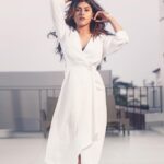 Naira Shah Instagram - 🌬🌬🌬🌬🌬 #nairashah#2020#white#captured Pic credits - @rohangandotraphotographer