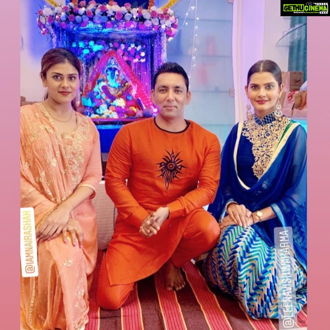 Naira Shah Instagram - Ganesh Chaturthi 2k19!.. 💓💓!. Thank you Bappa for everything!. Really blessed to bring you home and for having such lovely friends!.. 💓#happy#peace#blessed#bappamorya#2k19#bestever
