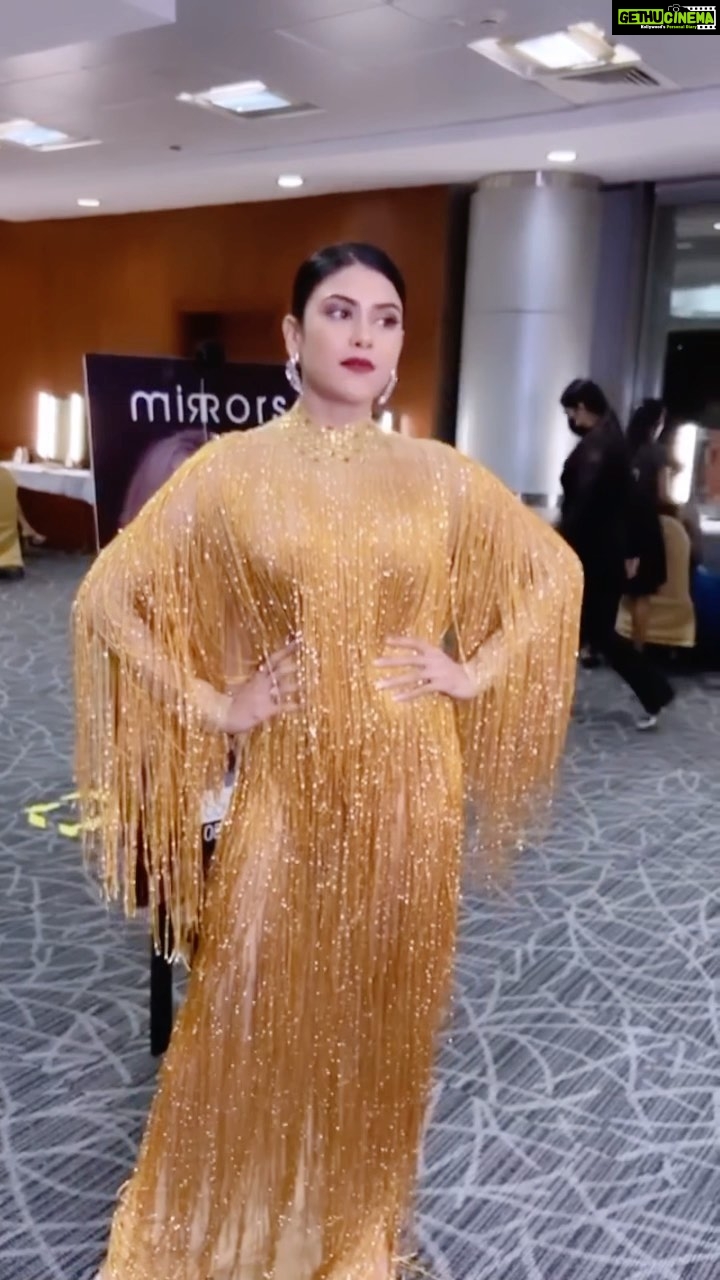 Naira Shah Instagram - ✨✨✨ @siimawards #nairashah#2021#gold#siima2021