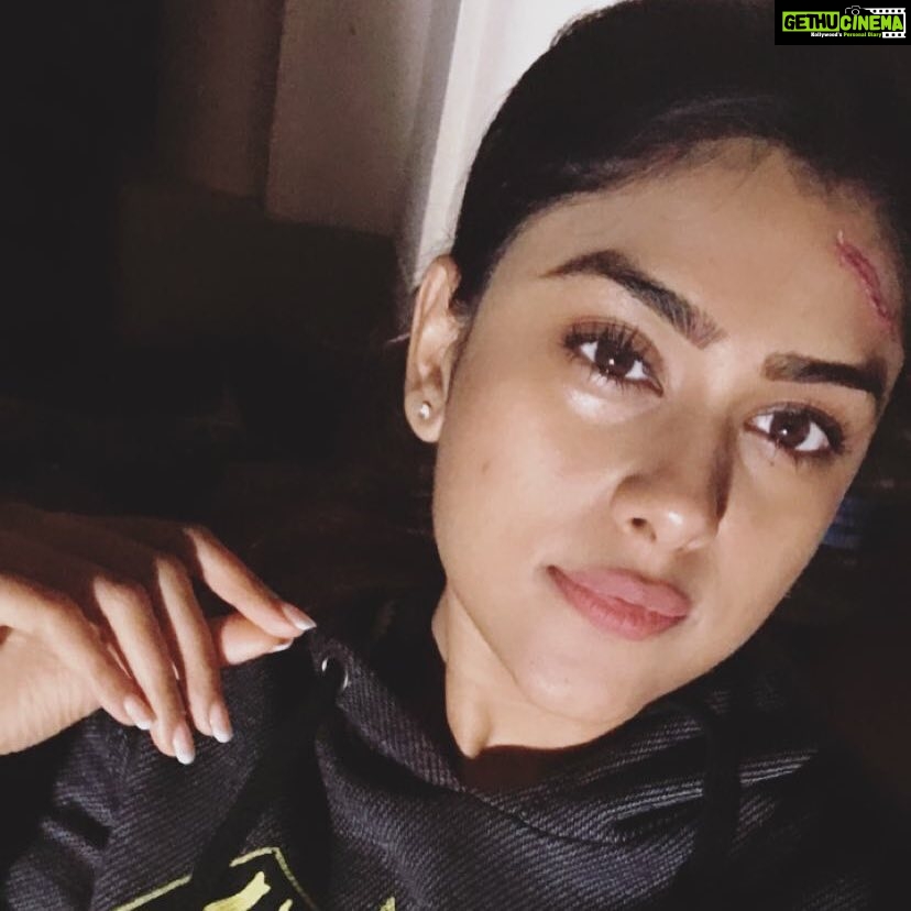 Naira Shah Instagram - I Hustle like a MaN ..Because I WAS RAised Not to Depend on One!..😎 From the sets of my next Tamil movie!.. #miruga#tamil#movie#comingsoon#me#ladyboss#thatlook Pollachi