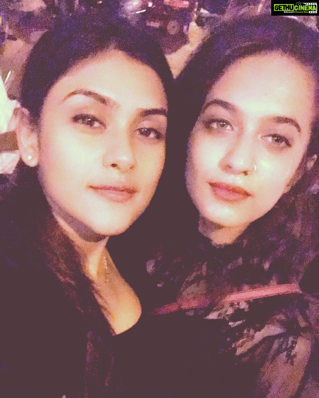 Naira Shah Instagram - Many many happy returns of the day my soulmate!.. wish you loads of happiness, wealth , health and success!..u are really important for me!.. just to remind you😋😘🤗..love you ❤