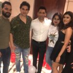 Naira Shah Instagram - Late post!.. what a night❤.. with the birthday boy and friends❤.. #colombo#party#allsmiles#birthdaybash Taj Samudra