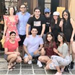 Naira Shah Instagram - With the gang!.. wonderfull lunch today!.. with @arbaazkhanofficial @shaikfazilballys,@pari @vandanaji,aashu, sunny and all our lovely friends❤... #crab#lovers#colombo#friends#lunch#ministrofcrabs#allsmiles#😇😇😇 Ministry Of Crab