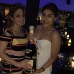Naira Shah Instagram - Birthday 2k19!.. 😍#blessed#thankyoualmighty#white#birthday#colombo#pattaya#thailand#bangkok#me#2k19#happiness#friendsforlife❤️!. And thanks to all for the lovely wishes❤️💕💕💕💕 Pattaya