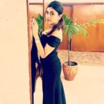 Naira Shah Instagram - ELEGANCE is not about Being Noticed ITS About being REMEMBERED!. HAPPY NEW YEAR 2k19🖤♣️♠️♦️💲 Colombo, Sri Lanka