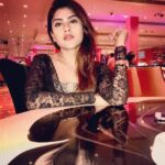 Naira Shah Instagram - 💎💎💎#me#selflove#black#2k18#casino#colombo#beachlife#holidaymood#december#bye2k18#random Colombo, Sri Lanka