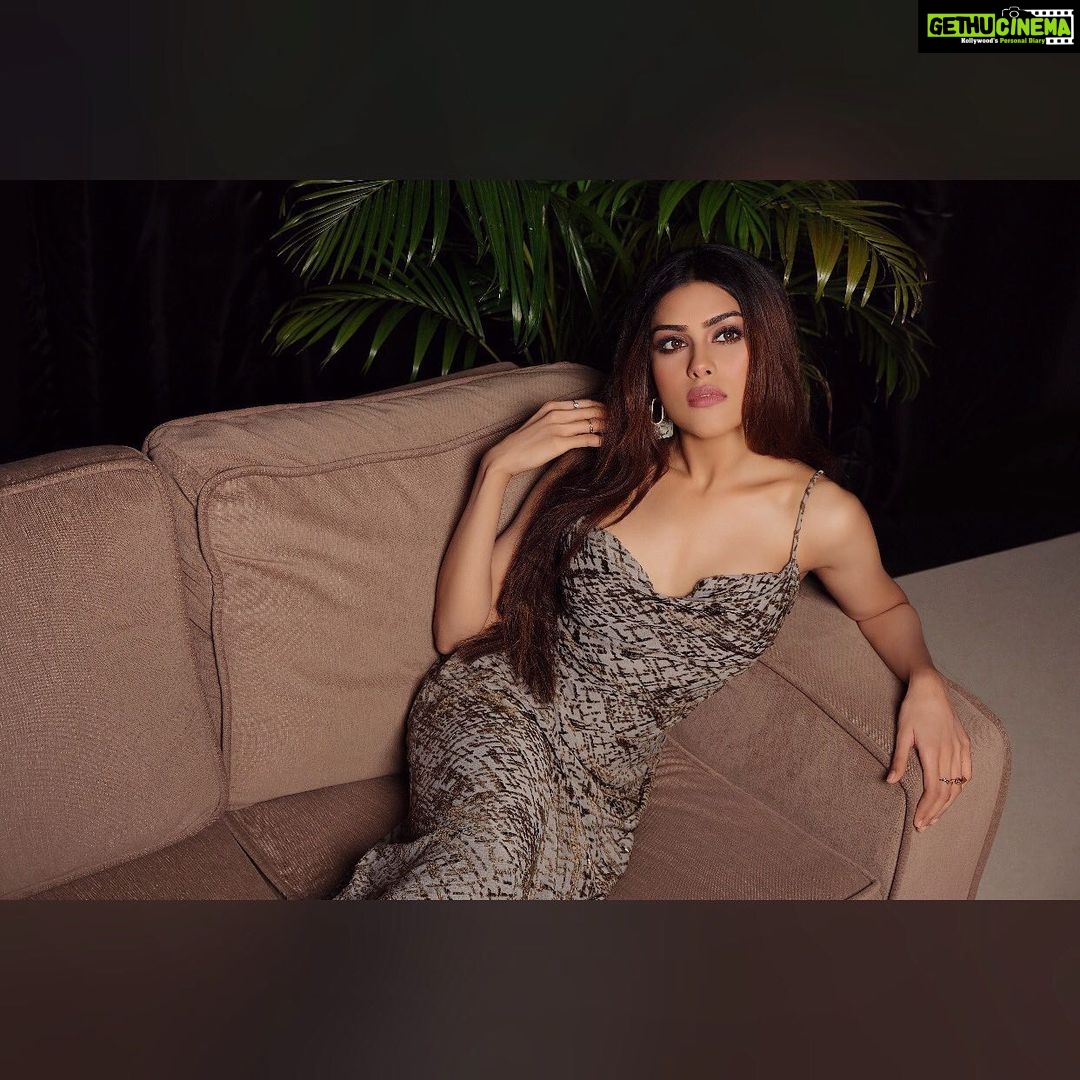 Naira Shah Instagram - ☘️☘️☘️ #nairashah#2021#bliss 😌
