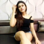 Naira Shah Instagram - Keep posing🙈♦️!!..#random#clicks#myhome#myroom#thebest💎