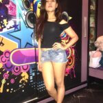 Naira Shah Instagram - Let the Others have the beauty! I HaVE got The Charisma!!😉💎💎...#weekendvibes#myroom Mumbai, Maharashtra