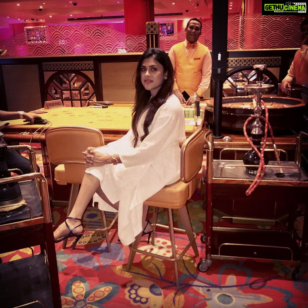 Naira Shah Instagram - The smarter you play.. The Luckier you will be🥂♣️♥️♠️♦️🍾👑 Ballys Casino Colombo