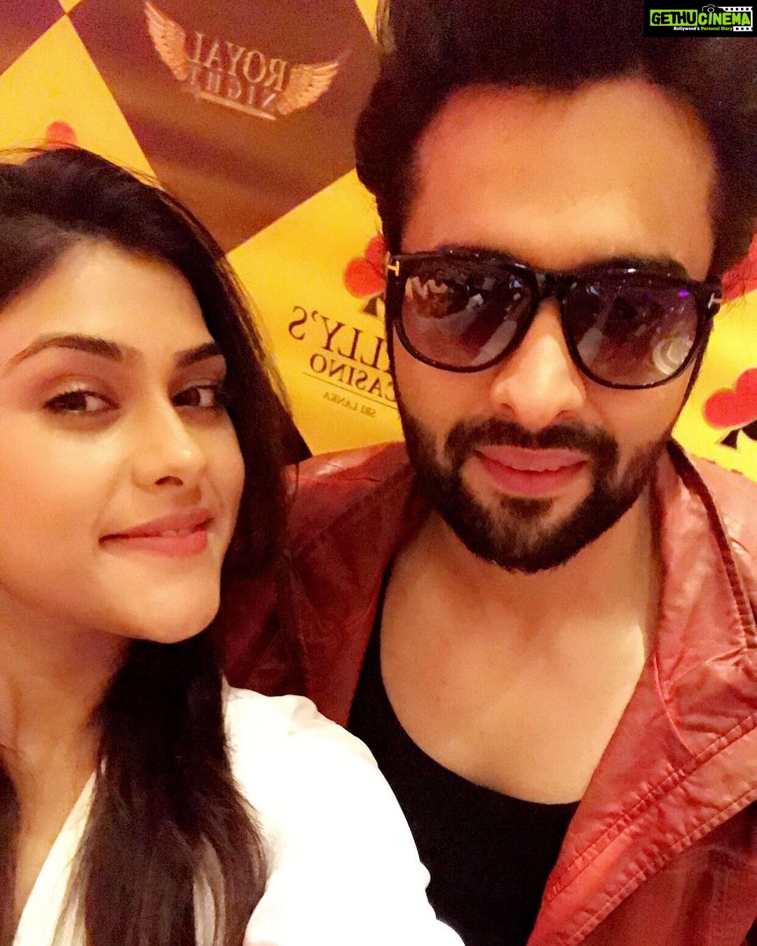 Naira Shah Instagram - With Jacky bhagnani😍...#ballyscasino#colombo#casino#2k18 Ballys Casino Colombo