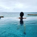 Naira Shah Instagram - You can never cross the ocean.. until you hav the courage to loose sight of the shore....#blue#water#life... love water❤....#maldives#waterbaby#peace#life#2k18 Amaya Resort Kuda Rah