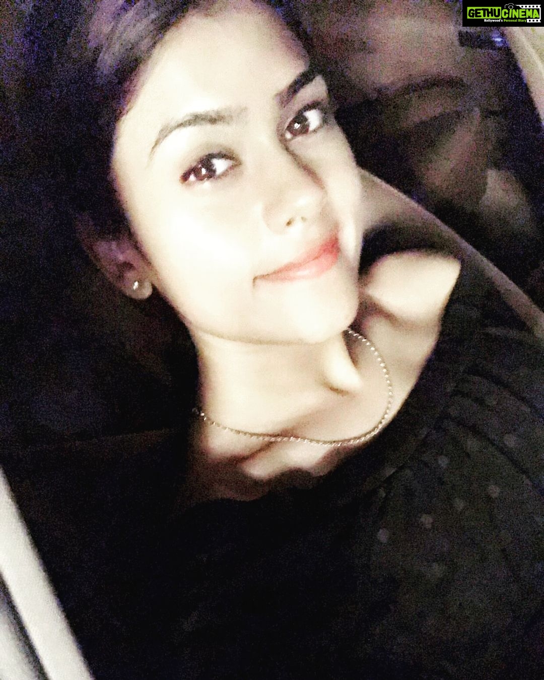 Naira Shah Instagram - I have sort of grown into my cuteness😇❤..#me#cutness#instamood#picoftheday#cute#selfie#😇 Hyderabad