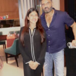 Naira Shah Instagram - Loved meeting anna!! And knowing him❤.. he is one of the most humble personalities i ever met! Such a disciplined actor😍❤... got really inspired!...#godisgreat#anna#sunilshetty#thebest#blessed#actorforlife❤