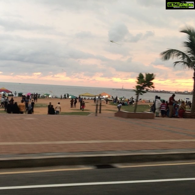 Naira Shah Instagram - My visit to colombo... i just love beaches and sea view...BLISS..#traveldiaries#2k18#beaches#peace#myultimatelove#thebest#colombo#srilanka... late postš£ Taj Samudra