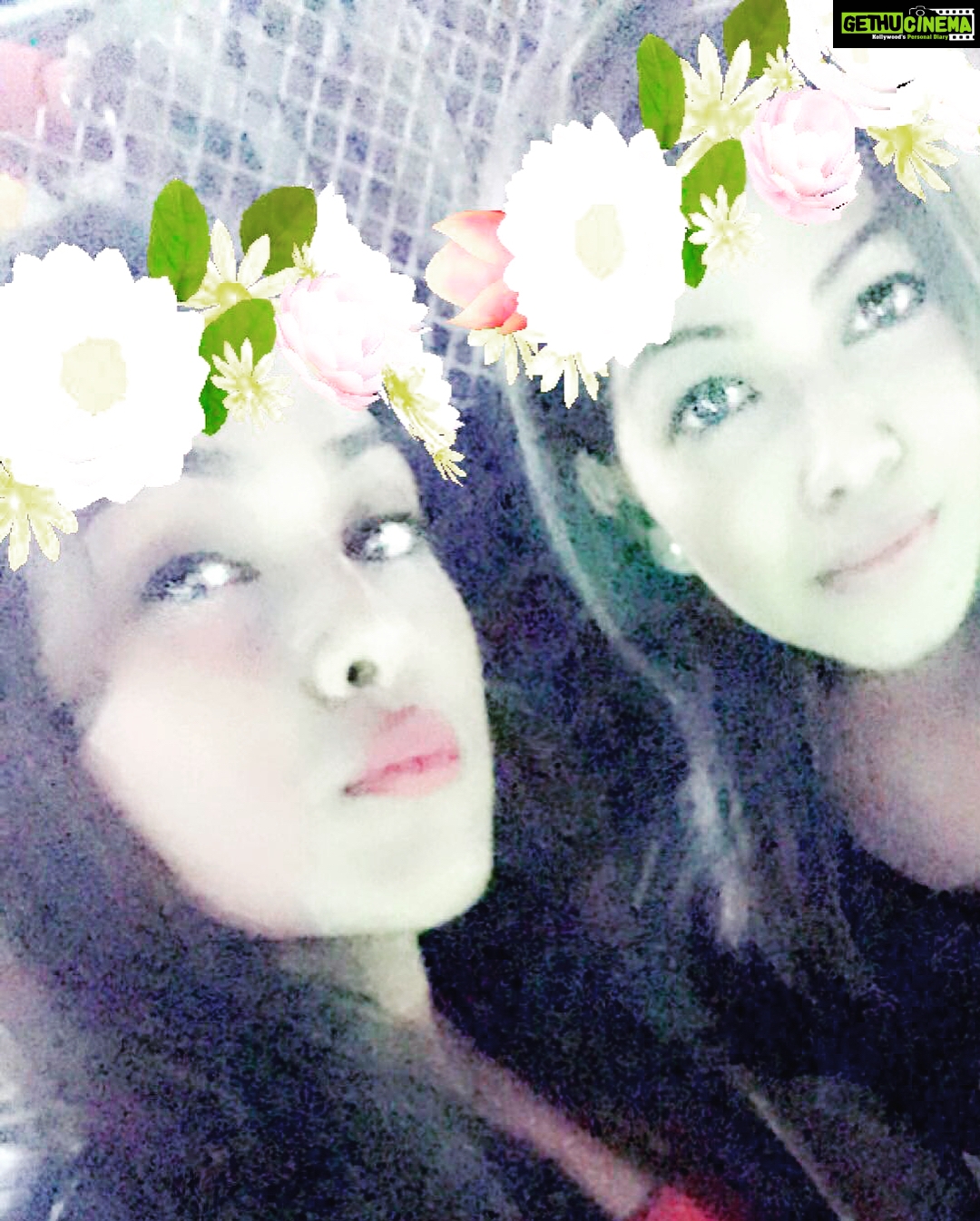Naira Shah Instagram - A very happy new year to my instalovers!!😘😘! Hav a year filled wid love❤❤❤❤❤❤❤❤❤❤❤❤❤❤❤❤❤❤❤❤❤❤❤ #nairashah#newyear#2k18#lucky#blessed#thankstoalmighty#thankyiugod#happy#peacefull#cutie