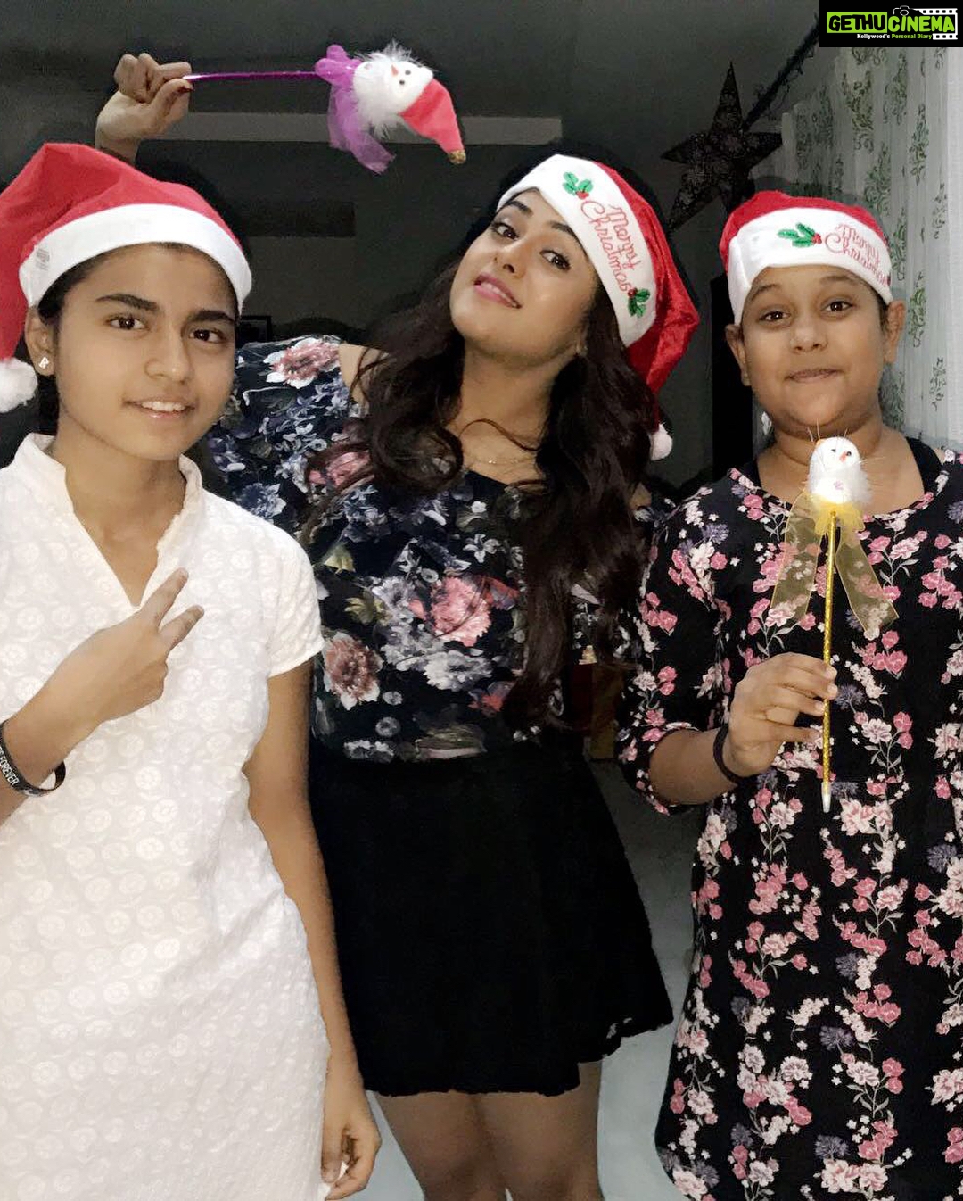 Naira Shah Instagram - Merry Christmas people!! Hav a cute lovely Christmas like me! Hehe!😜❤😘🌟! #nairashah#merrychristmas#happyholidays#2k17#xmas#santa#cuteness#overloaded#lovemyself Gem of Hyderabad