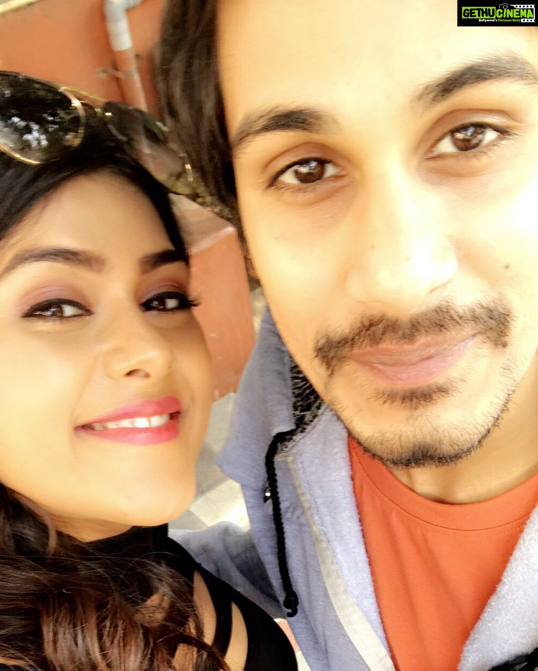 Naira Shah Instagram - Wen u see pride in the eyes of your family!! Love u all!! Will always be there !!! #blessed#thankyougod#goodkidme😜#eee#tollywood#2k17.. very happy wid my movie response... my acting is being appreciated.. #satisfied!! Gem of Hyderabad