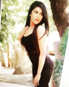 Naira Shah Instagram - Oops!!😉!! #likes#follow Hyderabad