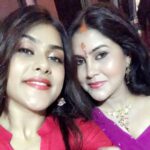 Naira Shah Instagram - Ganesh chaturti 2k17!! Wid my close n loved ones!! Thank you bappa for everything!! #lucky#blessed#sohappy keep blessing like this!! #myecofriendly gannuji!! #love