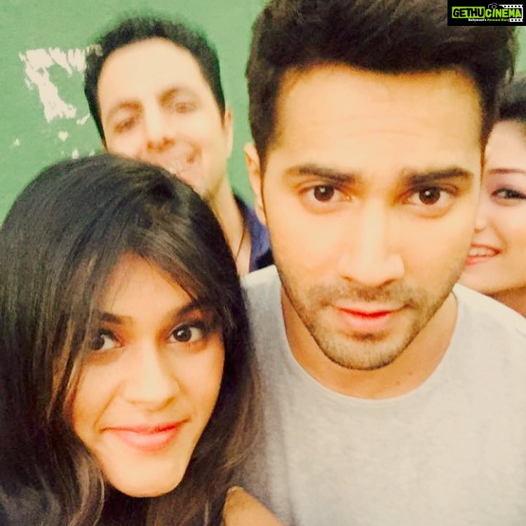 Naira Shah Instagram - I just wish dat i work wid him again! #biggestwish wierd smile but though #throwback#thebestday#wid#yhe#heartthrob#varundhawan#ijustlovehim#add#shoot#campusshoes#tvc love u soo much!😘 @varundvn