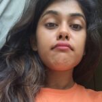 Naira Shah Instagram – Hahahah!. #morning#selfie#puffed#hungover#noedits#cute#me#sleepy#cuteness#follow4follow#likes4likes#likes#instapic#instalove#crazy#loveurself😛✌🏼️