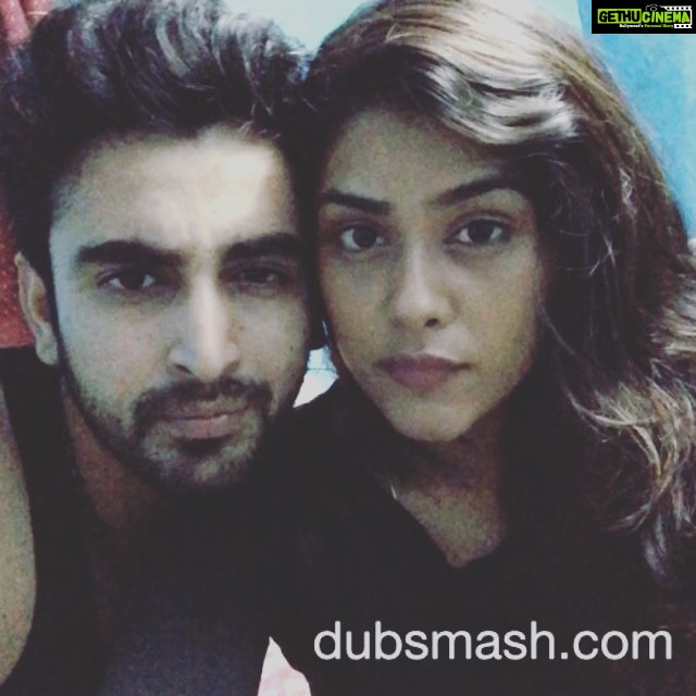 Naira Shah Instagram - #dubsmash#funtime#funny#wid#my#cute#friend#lol#bajrangibhaijaan#promoting😛#likes#instalove @robsohi
