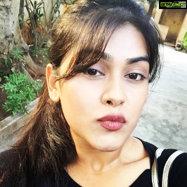 Naira Shah Instagram - #sunkissed#selfie #random#selfobsessed#pout #instelove
