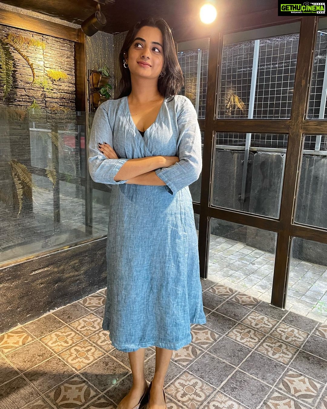 Namitha Pramod Instagram - GUESS!!!!!♥️🎈 What’s coming up ? Some dreams come true ♥️ Wearing : @rayethnicofficial Suprise