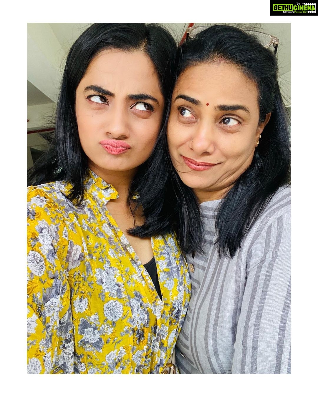 Namitha Pramod Instagram - Amps x Volts =Million watts smile 😬😅 @_indu_pramod