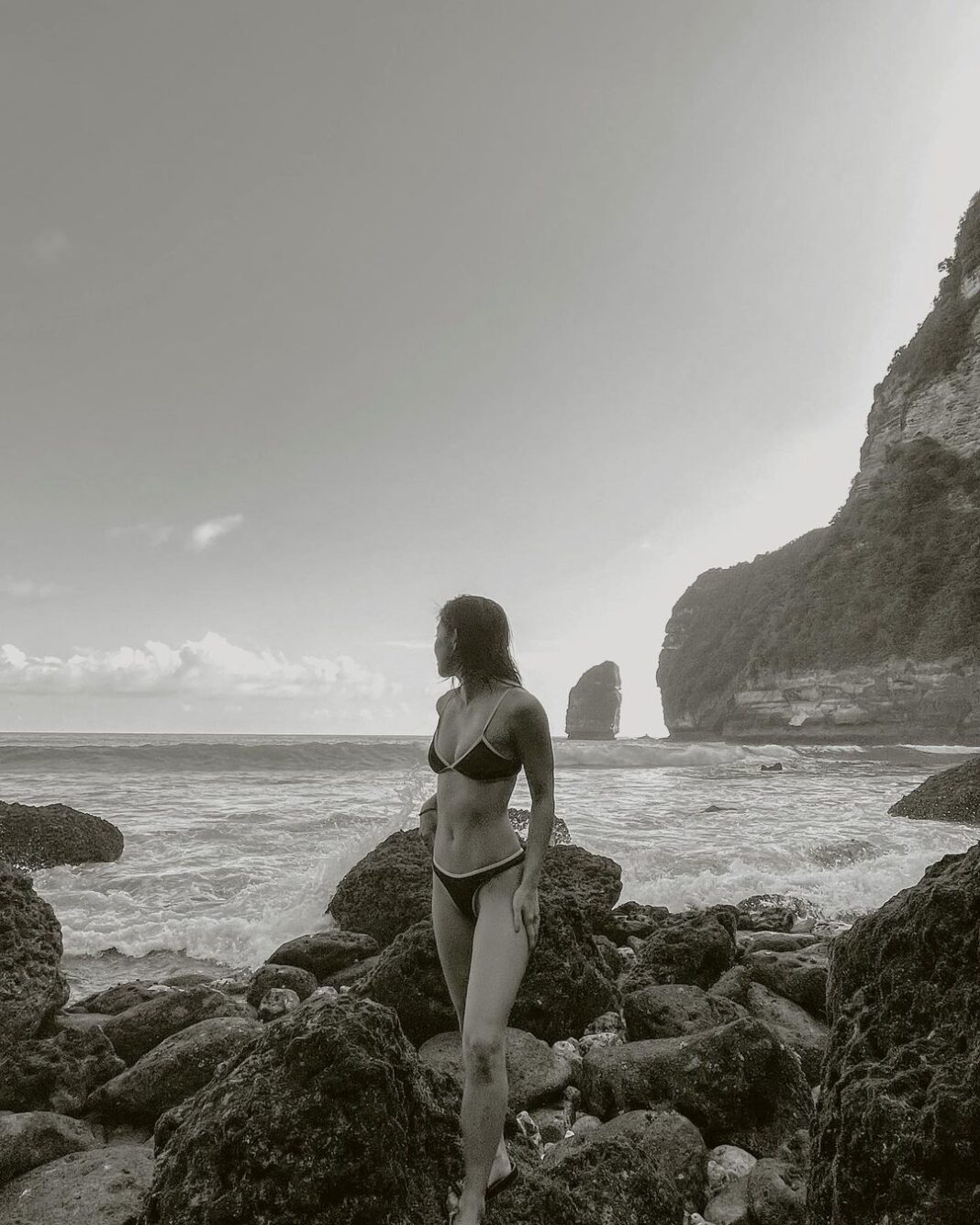 Narelle Kheng Instagram - My toxic trait is being able to go from “Im-exactly-who-I-am-and-where-I-need-to-be” in the natural pools of Tembeling Forest to “what-am-I-doing-?!-I-need-to-get-a-job” back in “Sunny” is a euphemism for way too hot and humid singapore in 0.02 seconds. Jk actually in 2 hrs 45 mins and $100-800 depending on if you are a planner or not. But yes, Nusa Penida was such a portal into connecting back with nature. Nothing quite like the bluest deep waters, crazy corals and mad cliffs. Tldr; #takemeback Tembeling Forest Nusa Penida