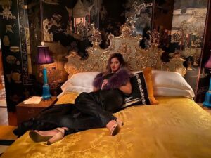 Neetu Chandra Instagram - When you're in a good mood, you're in a good mood. . . #vintage #vintagestyle #blackdress #strongwomen #vintagelook #posing