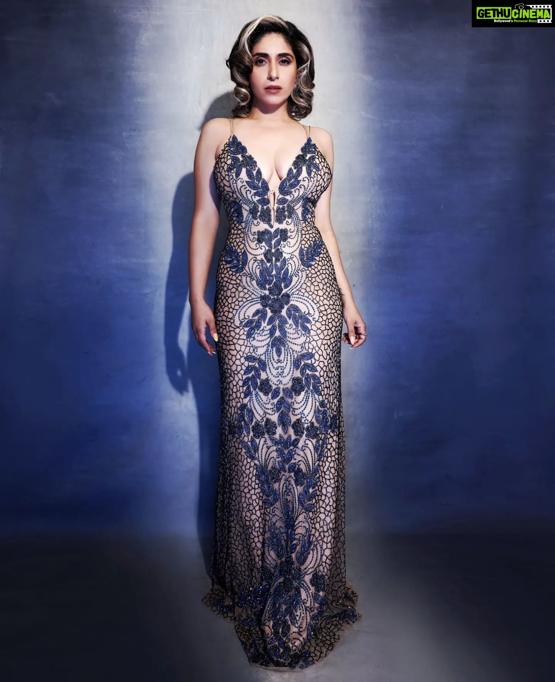 Neha Bhasin Instagram - Pleased to tell you I am awarded Style Icon 2022 at the International Iconic awards ❣️ I still remember topping leading magazines what not to wear list, or being mocked by leading blogs whose only soul purpose was to mock women on red carpets. As a 19 year old i have hidden newspapers on flights that circled my sweat patches at an event highliglighting them serving as a side serve for morning flight passengers. Even my own often felt my dress sense was atrocious or too much. Well i wore faux leather to college 😅 and wore orange with yellow way before colour blocking was a fad. I have remained the Same Neha for who fashion has been a fantasy world of fun, art and expression just that today i have access to better clothes etc. The world is slowly relenting and handing me the crown I was already wearing 😋🤗 Dress @labelambrosiacouture Hair @salon_muah #nehabhasin #fashionista #trendsetter