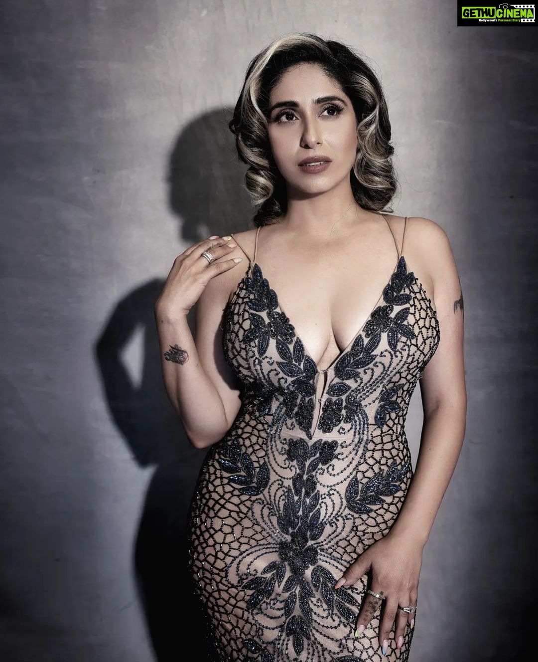 Neha Bhasin Instagram - Pleased to tell you I am awarded Style Icon 2022 at the International Iconic awards ❣️ I still remember topping leading magazines what not to wear list, or being mocked by leading blogs whose only soul purpose was to mock women on red carpets. As a 19 year old i have hidden newspapers on flights that circled my sweat patches at an event highliglighting them serving as a side serve for morning flight passengers. Even my own often felt my dress sense was atrocious or too much. Well i wore faux leather to college 😅 and wore orange with yellow way before colour blocking was a fad. I have remained the Same Neha for who fashion has been a fantasy world of fun, art and expression just that today i have access to better clothes etc. The world is slowly relenting and handing me the crown I was already wearing 😋🤗 Dress @labelambrosiacouture Hair @salon_muah #nehabhasin #fashionista #trendsetter
