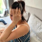 Neha Dhupia Instagram - Now that we are on the subject of crowns 👑…. No running away from this fact 👉 a messy bun is every mamas crown … always wearing mine with pride !!! . . . . . . . #freedomtofeed #mamas #breastfeeding #momlife #nehadhupia #crown #messybun #missindia #pump #pumpingonthego #breastpump