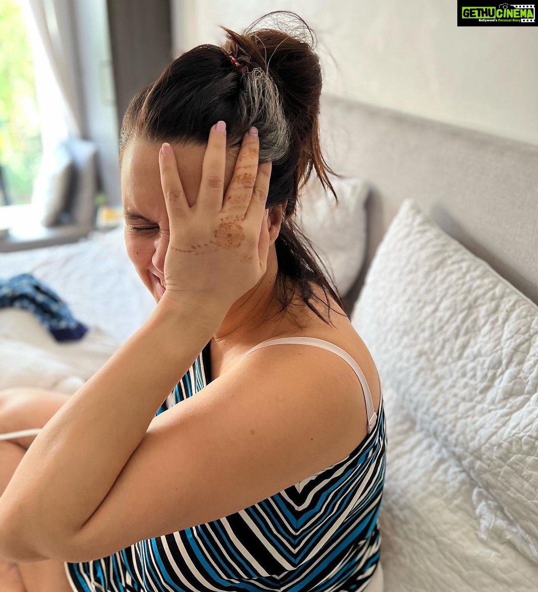 Neha Dhupia Instagram - Now that we are on the subject of crowns πβ¦. No running away from this fact π a messy bun is every mamas crown β¦ always wearing mine with pride !!! . . . . . . . #freedomtofeed #mamas #breastfeeding #momlife #nehadhupia #crown #messybun #missindia #pump #pumpingonthego #breastpump