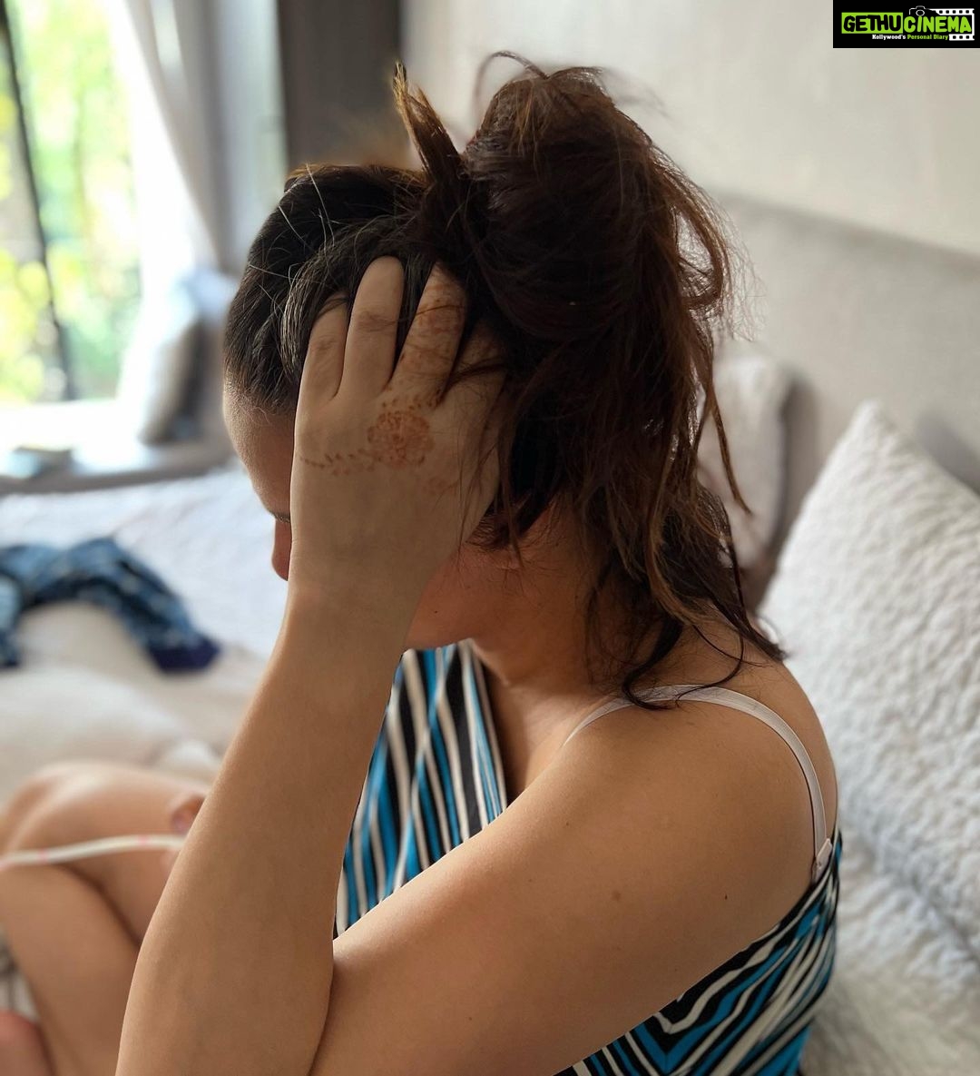 Neha Dhupia Instagram - Now that we are on the subject of crowns πβ¦. No running away from this fact π a messy bun is every mamas crown β¦ always wearing mine with pride !!! . . . . . . . #freedomtofeed #mamas #breastfeeding #momlife #nehadhupia #crown #messybun #missindia #pump #pumpingonthego #breastpump