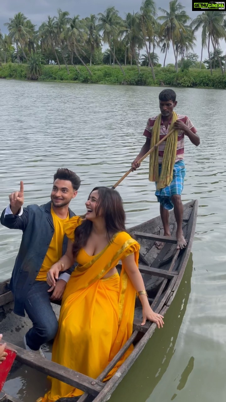 Neha Sharma Instagram - Can’t stop smiling..Thank you for all the love you are giving us for our song #pehlipehlibaarish What was the joke though? @aaysharma #reels #reelitfeelit #reelsinstagram