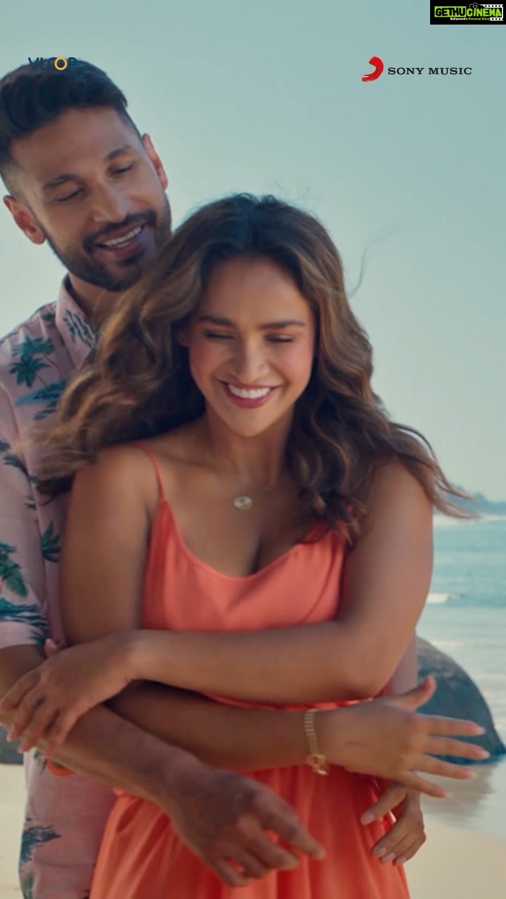 Neha Sharma Instagram - Hearing this on repeat…what a beautiful track and you shine bright @aishasharma25 #rangrez on my mind ..more power to you..💕💫 Link in the bio