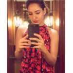 Neha Sharma Instagram - 👋 💕