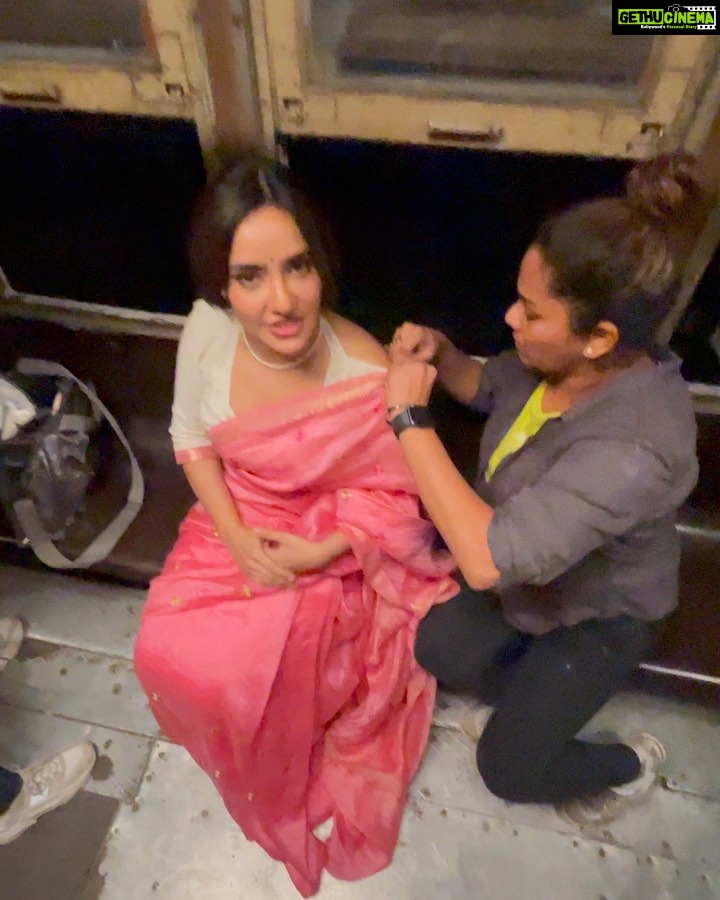 Neha Sharma Instagram - This one is an appreciation post for the coolest, fun, most hardworking director @magicsneya.. Thank you for making #pehlipehlibaarish truly fun and memorable 💕#cantwait