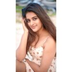 Nidhhi Agerwal Instagram - What you see is what you get 🤎 No makeup, no filter, just me 🧚🏻 #thankyou