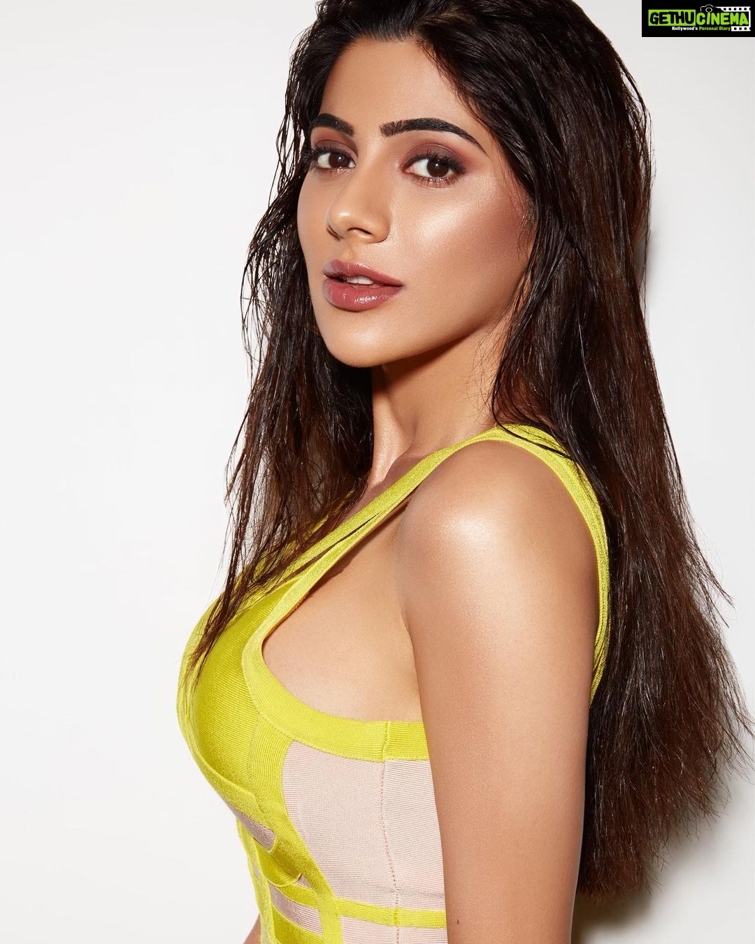 Nikki Tamboli Instagram - H&M- @kalpesh_joshi @hairmakeupbyjosephinecastelino