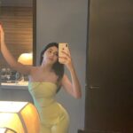 Nikki Tamboli Instagram – #dubailife🇦🇪 Burj Khalifa