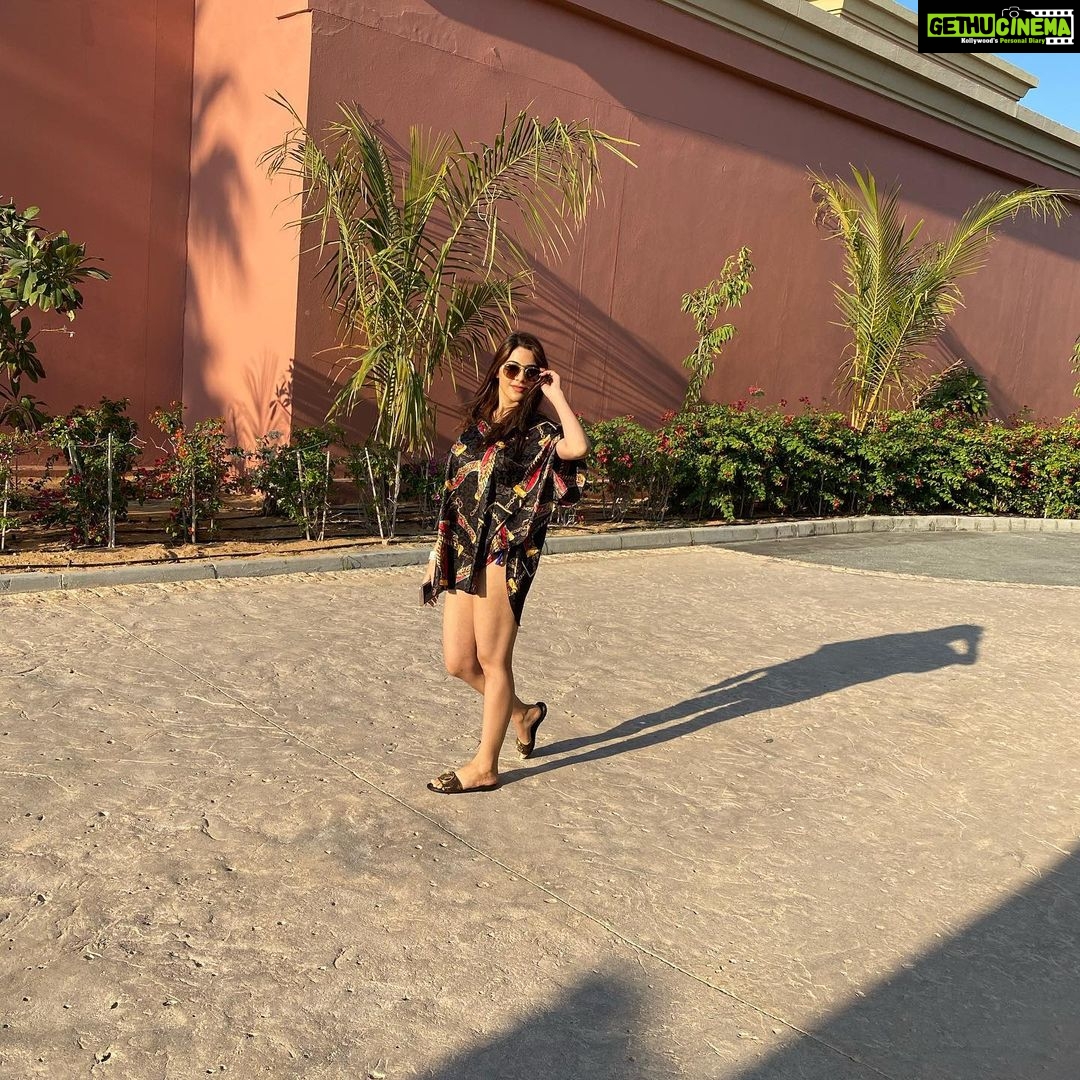 Nikki Tamboli Instagram - #legdaytoday✔️ Atlantis, The Palm