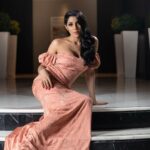 Nikki Tamboli Instagram - Yalla habibi 😉 📷 @anoop.devaraj Hair @danihairstylist1 Makeup @afrina_beauty_group @lenasailyan_makeup_official Designer @ayeshadepala Le Meridien Dubai Hotel & Conference Centre