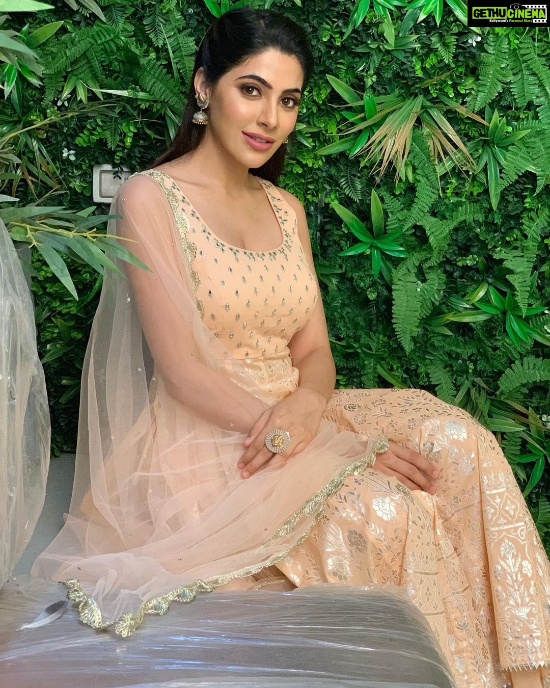 Nikki Tamboli Instagram - 💄 @kalpesh_joshi 🌺